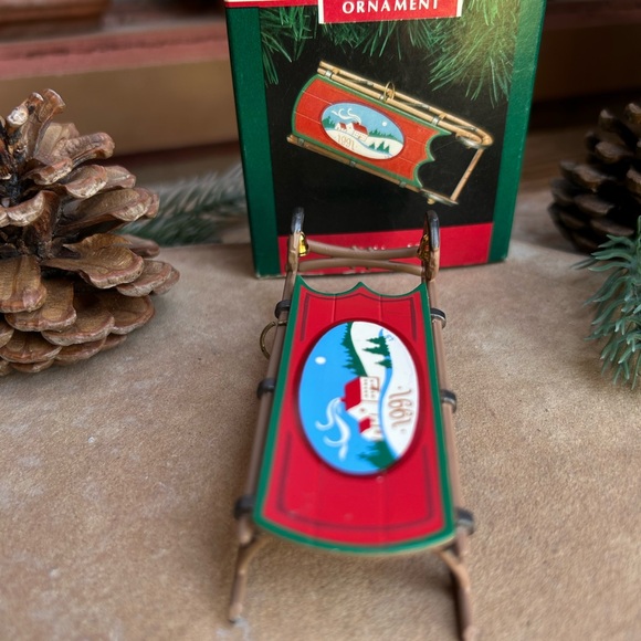 Hallmark Old Fashioned Sled Keepsake Ornament with Red and Green New in Box - Picture 6 of 10